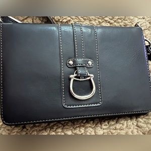 Etienne Aigner crossover